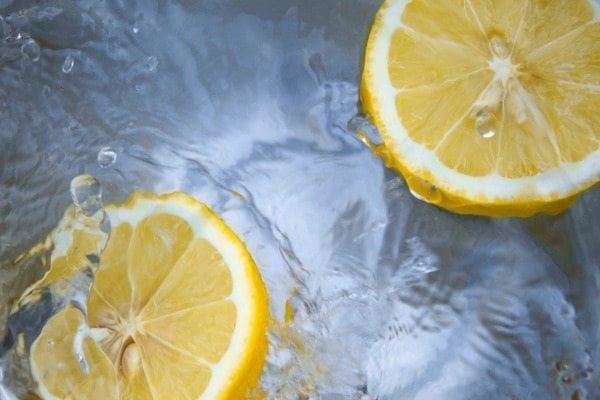 lemon-in-water-detox